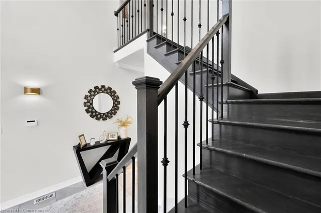 Additional image 37 of 216 Eleanor Ave