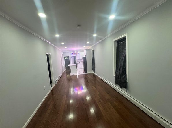23-21 98 Street, ,