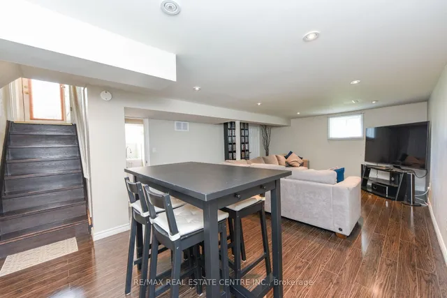 Additional image 43 of 135 Folkstone Cres