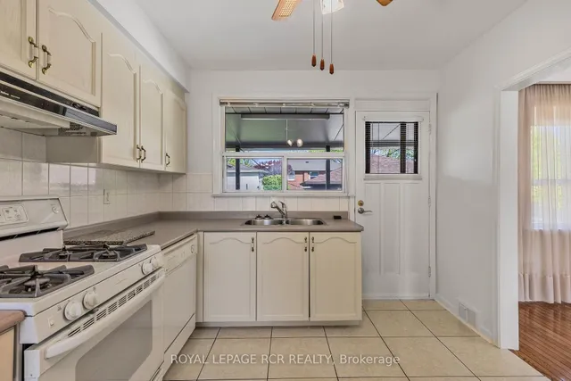 Additional image 15 of 26 Ludstone Dr