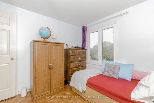 Additional image 32 of 400 Bloor St Unit 8