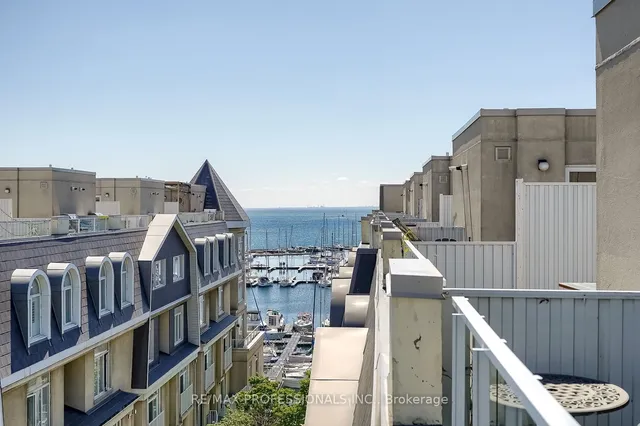 Additional image 28 of 32 Stadium Rd Unit 323