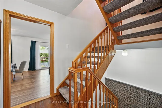 Additional image 20 of 1280 Consort Cres