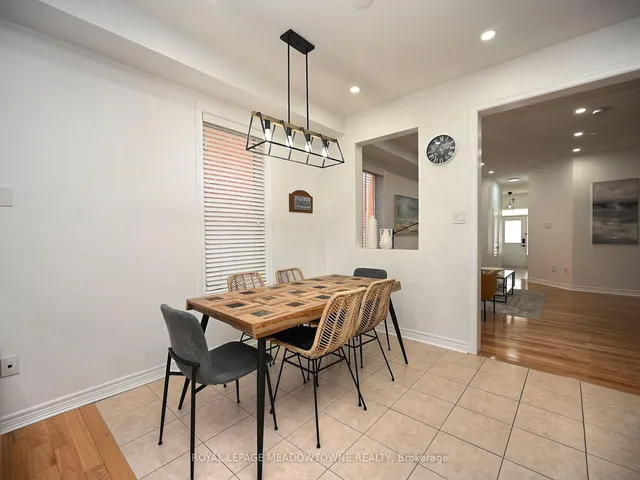 Additional image 12 of 906 Oasis Dr