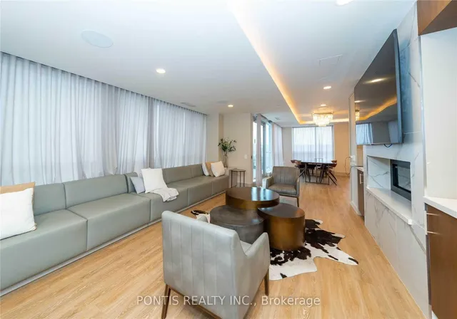 Additional image 18 of 1050 MAIN St Unit 816