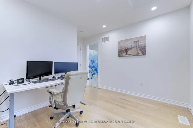 Additional image 26 of 566 Queen Mary Dr