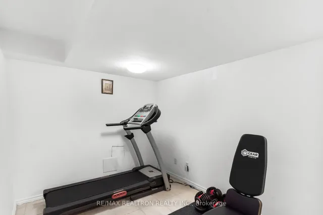 Additional image 38 of 107 Narrow Valley Cres