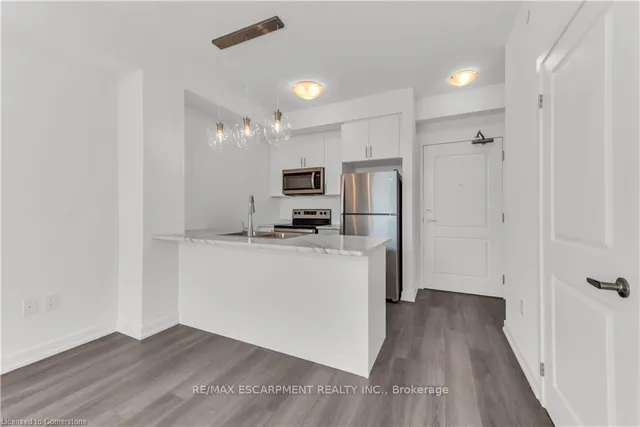 Additional image 11 of 460 Dundas St Unit 314