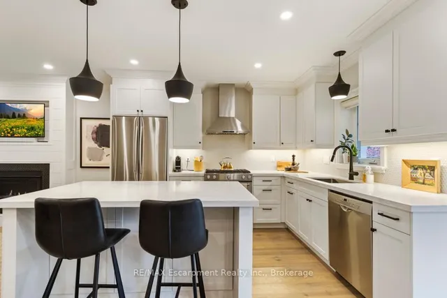 Additional image 36 of 2109 Wellington Ave