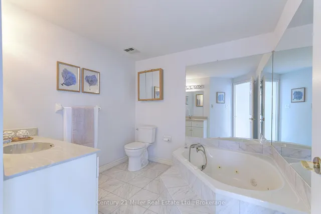 Additional image 18 of 67 Caroline St Unit 17B