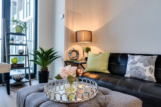 Additional image 4 of 250 Lawrence Ave Unit 724