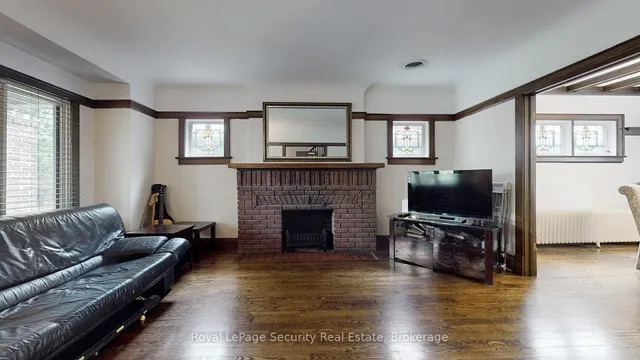 Additional image 15 of 35 Regal Rd