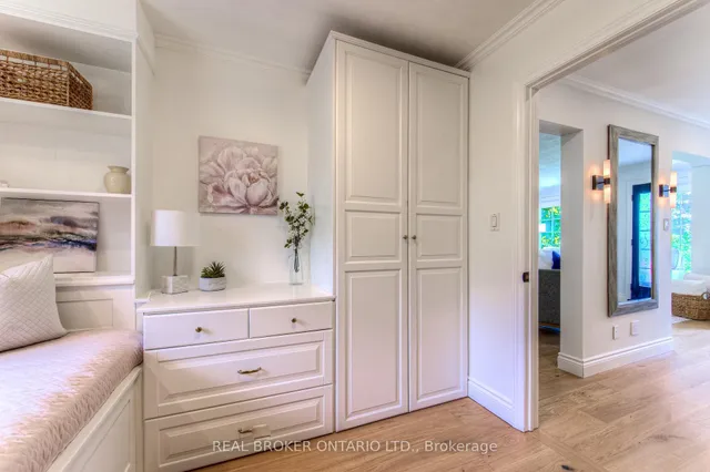 Additional image 23 of 976 Filmandale Rd