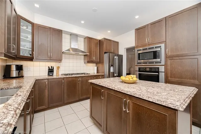 Additional image 20 of 23 Teal Crest Cir