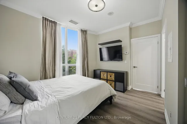 Additional image 11 of 181 Village Green Sq Unit 314