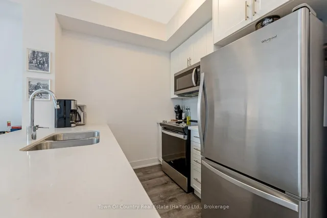 Additional image 10 of 450 Dundas St Unit 1106