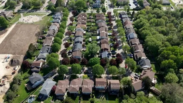 Additional image 31 of 92 Scenic Wood Cres