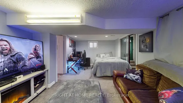 Additional image 26 of 15 Maple Bush Ave