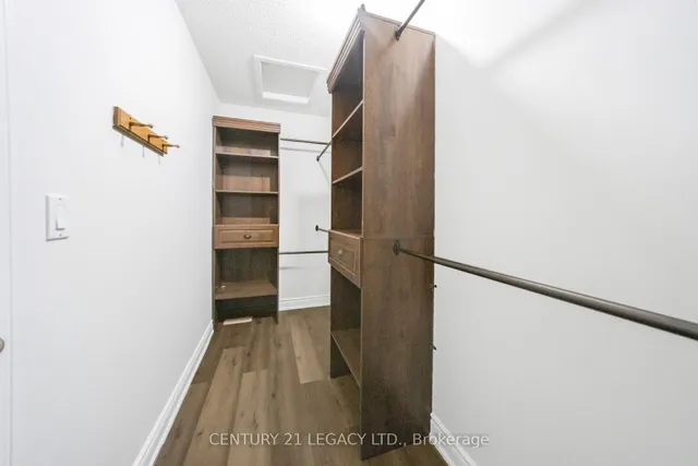 Additional image 22 of 28 Sunnybrook Cres