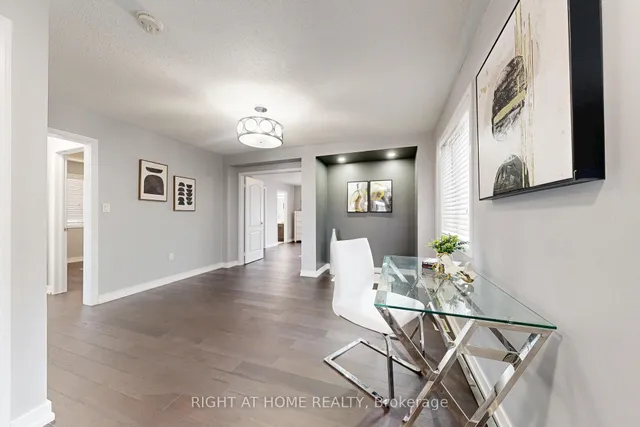 Additional image 18 of 686 Bolingbroke Dr