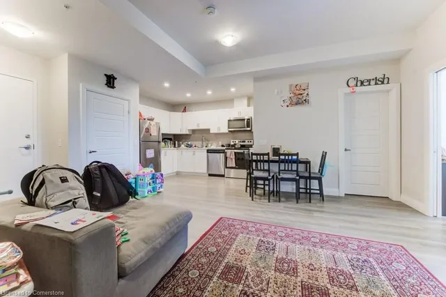 Additional image 6 of 5 Wake Robin Drive Dr Unit 303