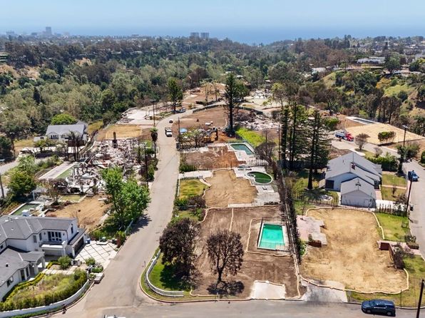1085 Villa Grove Dr, Pacific Palisades, CA 90272
