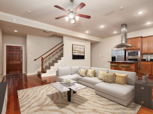 928 McKinney Park Ln, Houston, TX 77003