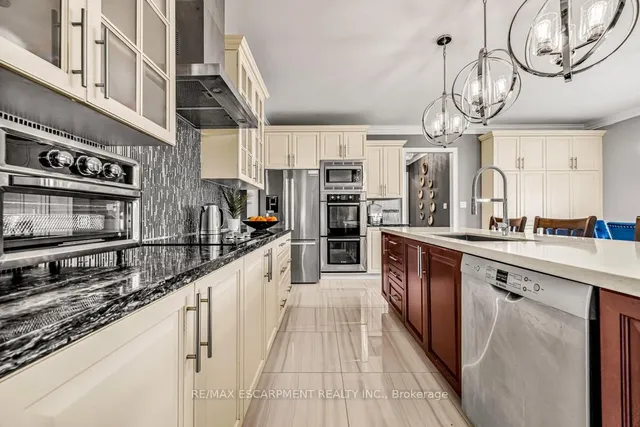 Additional image 18 of 20 Chesswood Tr