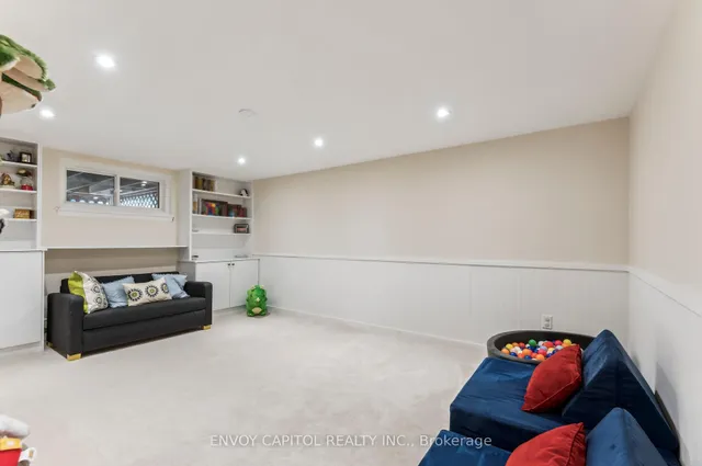 Additional image 22 of 271 Yonge Blvd