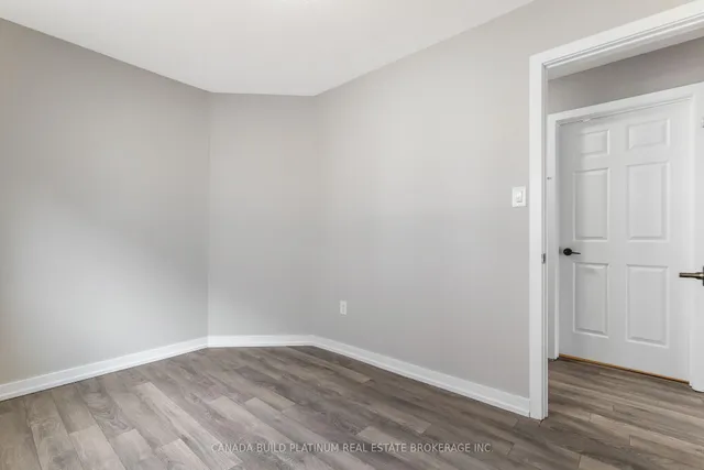 Additional image 33 of 75 Baffin Cres