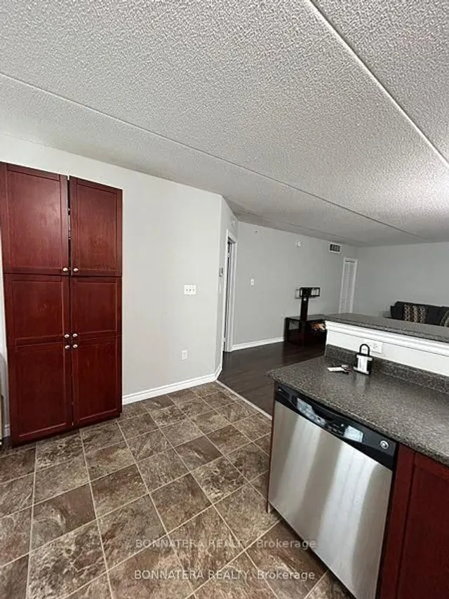 Additional image 4 of 1350 Main St Unit 112