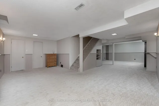 Additional image 35 of 7 Deerwood Cres