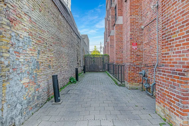 Additional image 32 of 736 Dundas St Unit PH2