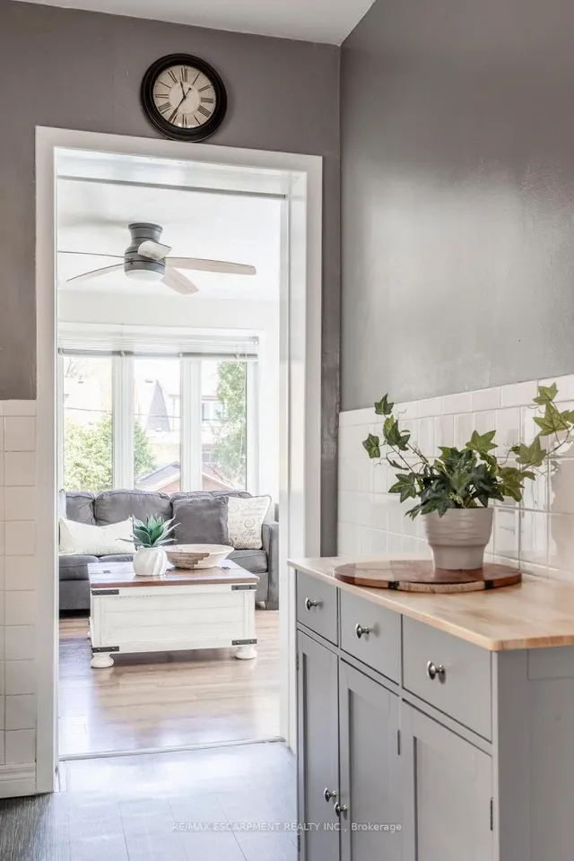 Additional image 19 of 197 Balmoral Ave