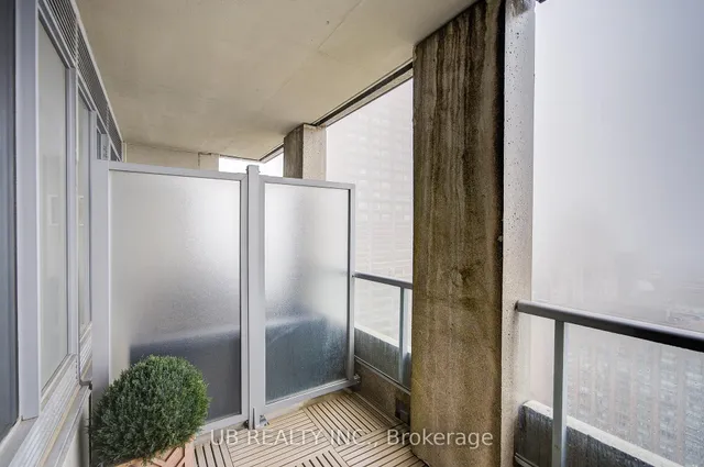 Additional image 11 of 35 Balmuto St Unit 3201