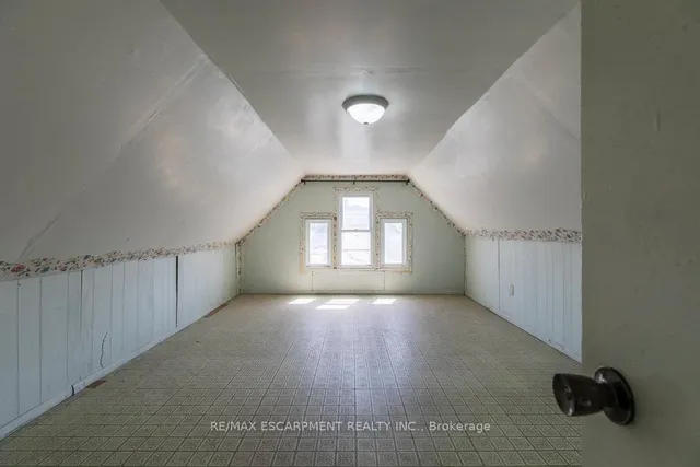 Additional image 22 of 67 Beechwood Ave