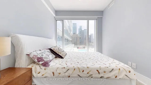 Additional image 29 of 1 Gloucester St Unit 715