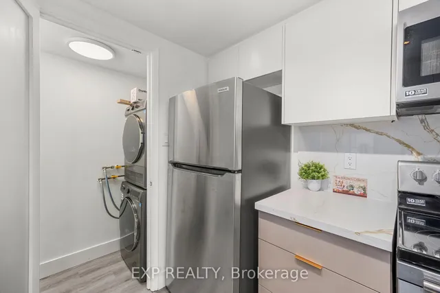 Additional image 8 of 711 Bay St Unit 817
