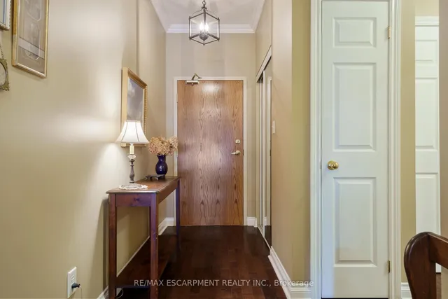 Additional image 4 of 4000 Creekside Dr Unit 405