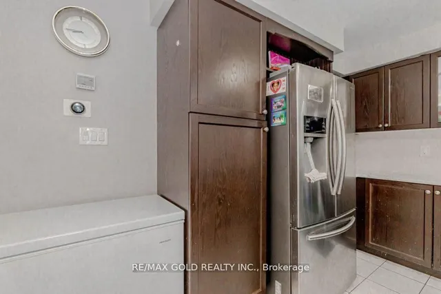 Additional image 12 of 475 Queen Mary Dr