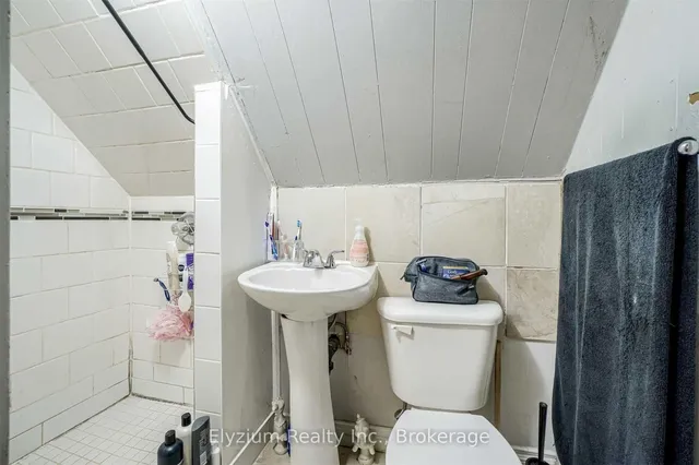 Additional image 32 of 169 East Ave