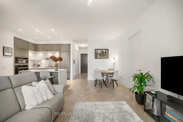 Additional image 19 of 455 Wellington St Unit 301