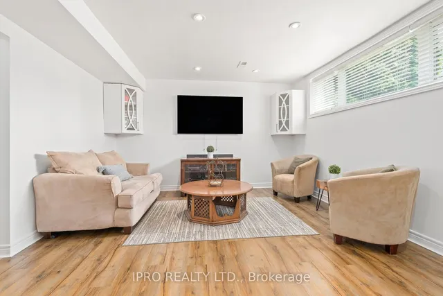 Additional image 24 of 23 Stanley Crt