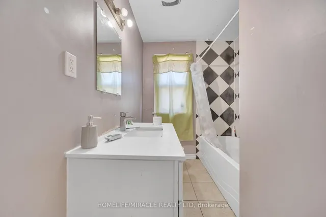 Additional image 17 of 77 Fennell Ave