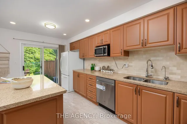 Additional image 8 of 43 Castlethorpe Dr