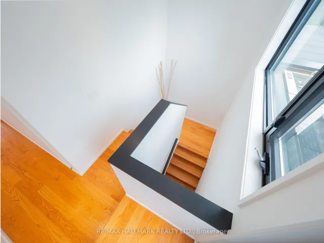 Additional image 37 of 12 Thorncliffe Ave