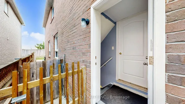 Additional image 47 of 64 Sweet Clover Cres