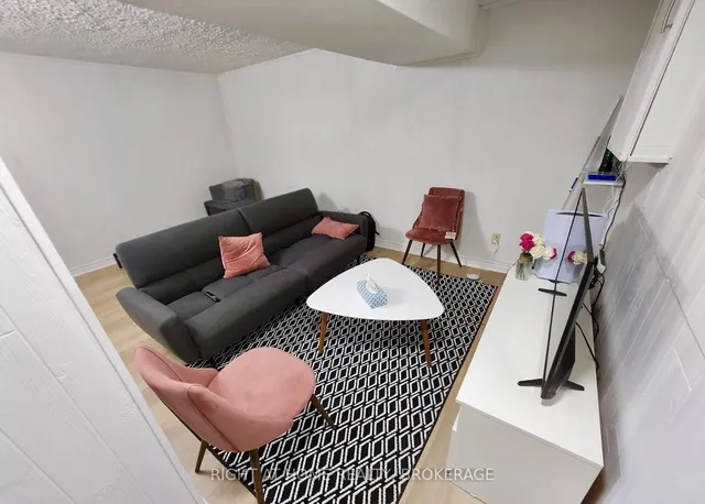 Additional image 21 of 2377 Holyhead Dr