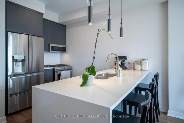 Additional image 15 of 590 North Service Rd Unit 66