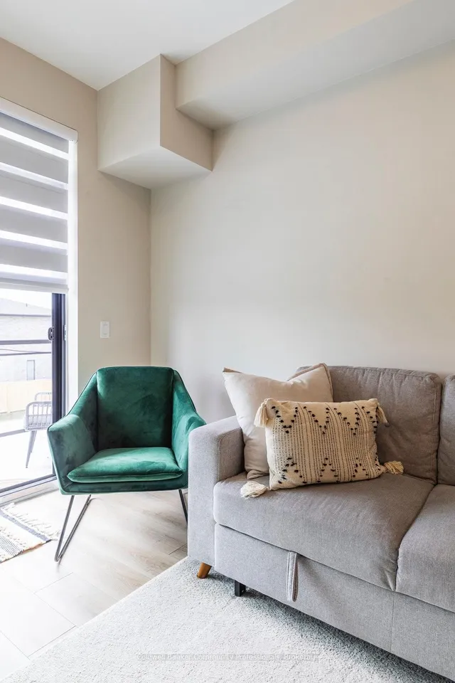 Additional image 5 of 120 Springvalley Cres Unit 208